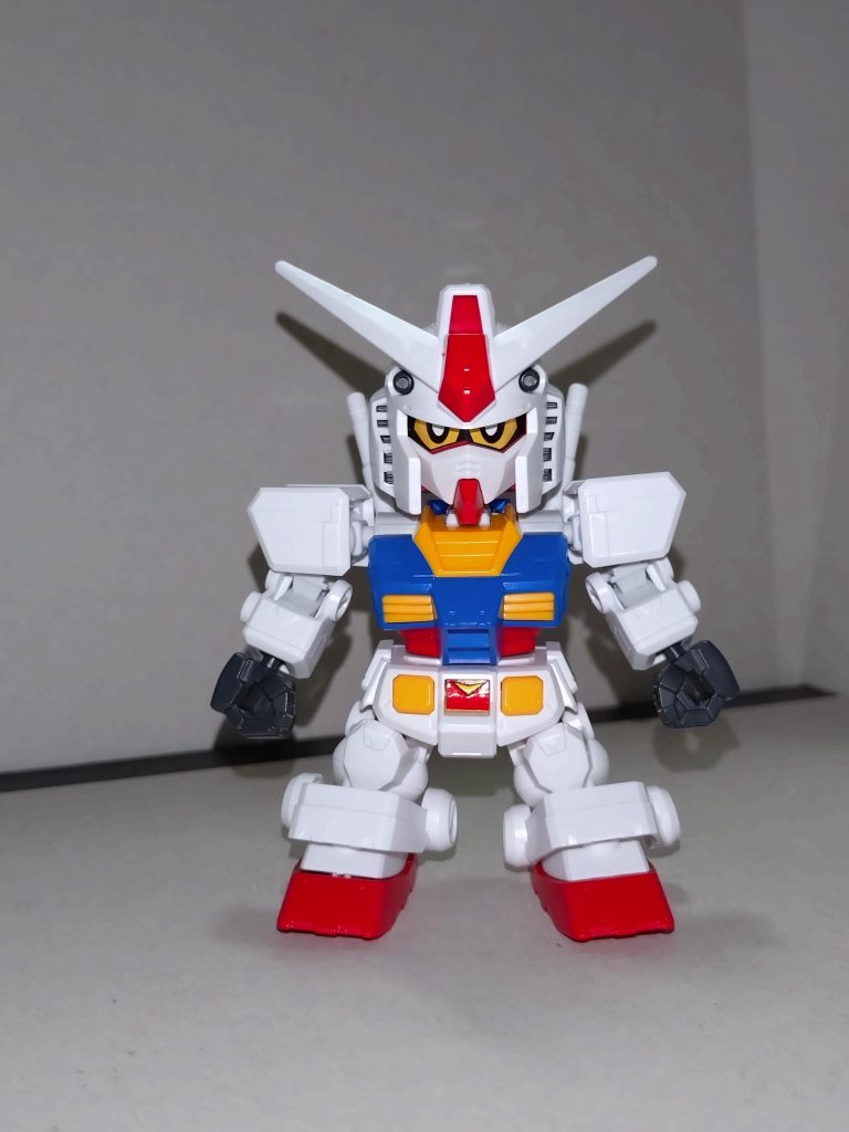 【概要】作者はRoseliaを率いるボーカル担当・湊 友希那。以前にHGUCギャンクリーガーを制作したあと、2作目の制作に取りかかろうとした矢先、大学生活とバンド活動とでまともにガンプラ制作にかけられる時間がなくなってしまい、2作目は制作時間が短いSDガンダムになった。