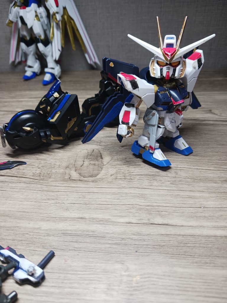 バイクはストフリが153万円でバイクを購入し、それをベースに、アーマーとして改修した。