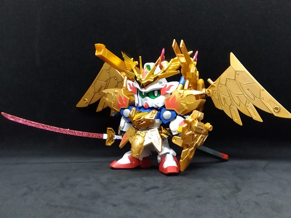 これを購入する時に他のBB戦士の完成見本を眺めていてふと思ったのが。「こんな小さかったっけ？」と。そう。子供だったから大きく感じたんですよね。なんだか懐かしさと淋しさを感じてしまいました。