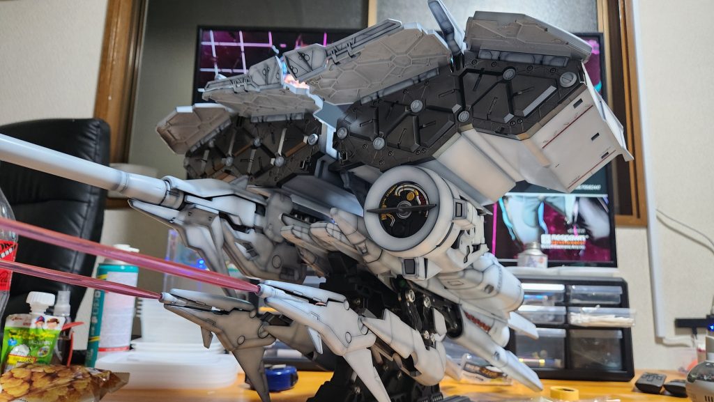 塗り分けが大変でかなりのマスキングを使いました