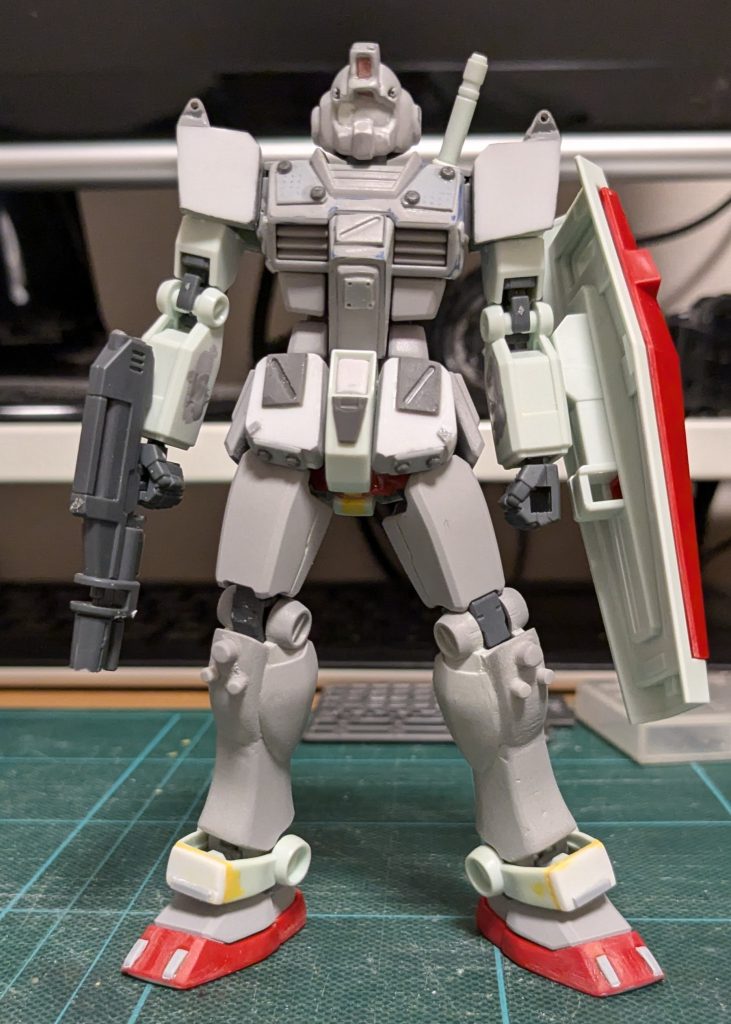 製作過程最初はスネ部のディティールは前回と同じだったのですが変更しました。