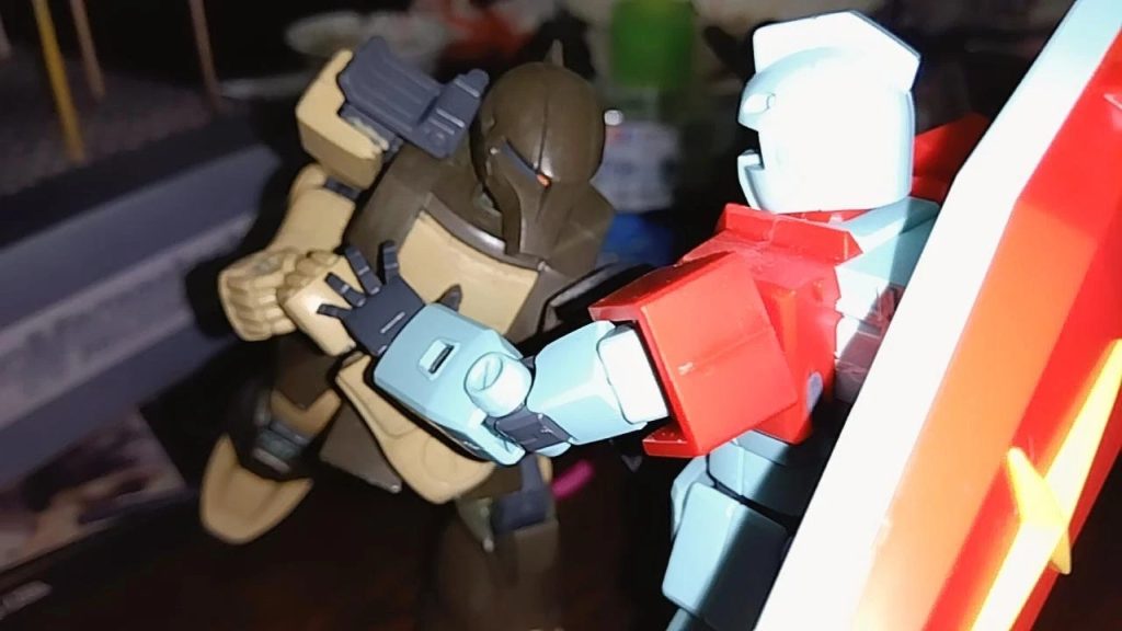 こちらは間合いが甘いジムさんです