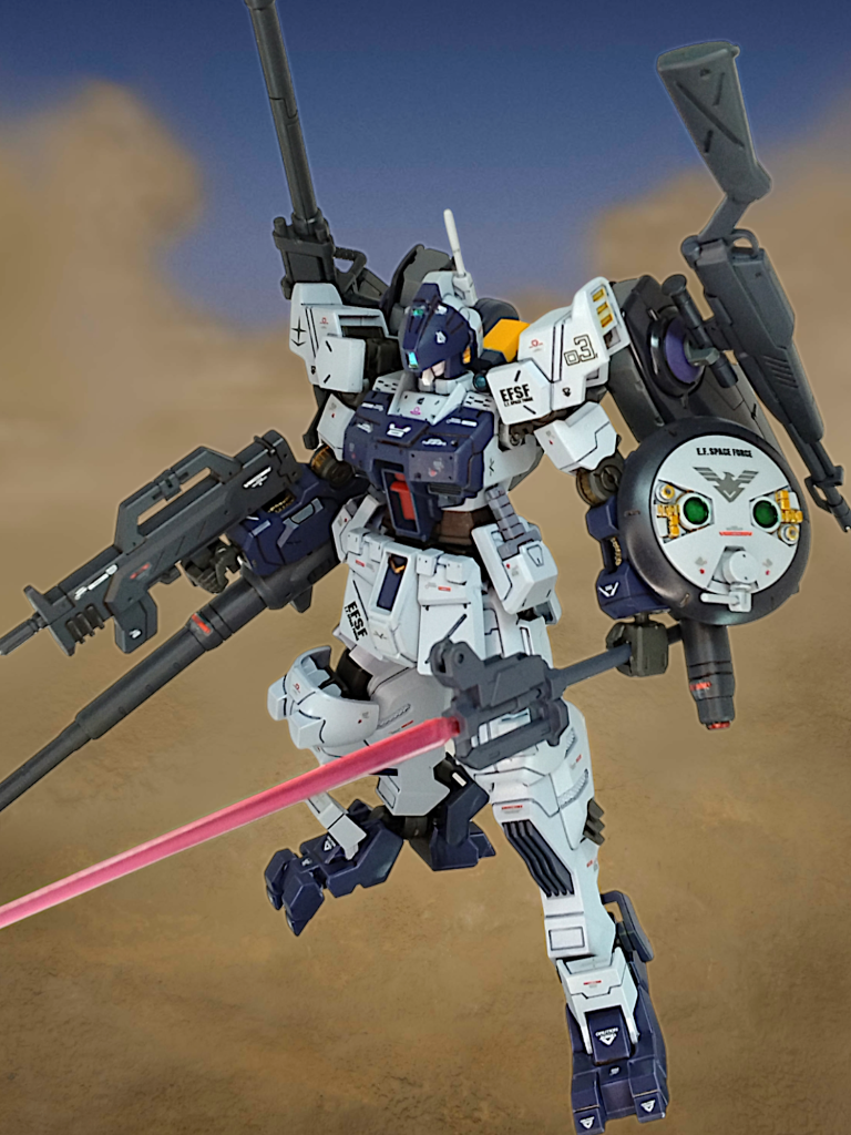 こっちは武装モリモリにできます最初はこれで考えていたのですが、鳥のイメージが頭から離れずバックパックは2つ作ってしまいました(gundam-kao5)