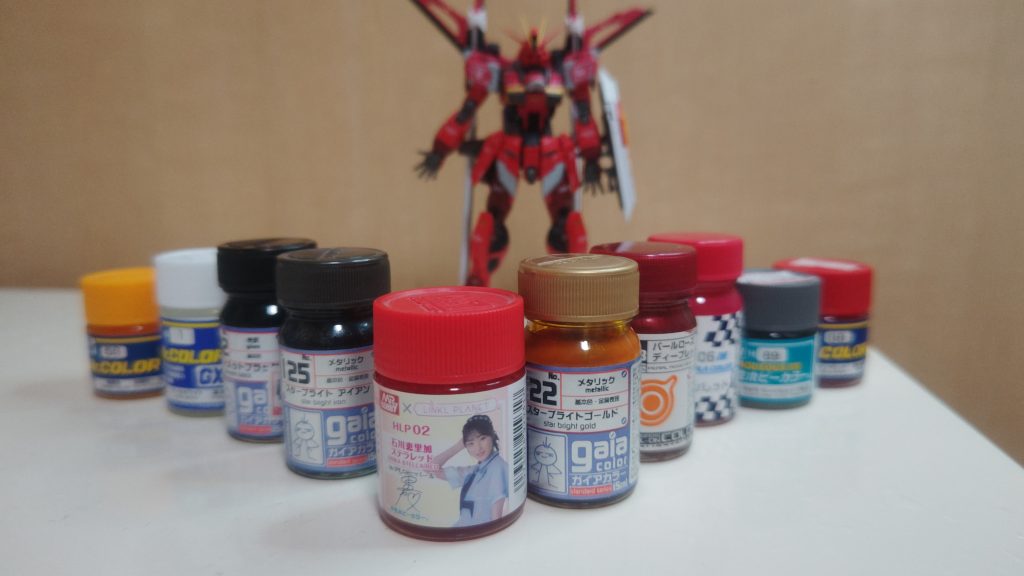 今回の塗料たちエリカステラレッドスターブライトゴールドスターブライトアイアンパールローズディープレッドアルティメットブラッククリムゾンレッドクールホワイトRLM75グレーバイオレット黄橙色モンザレッド