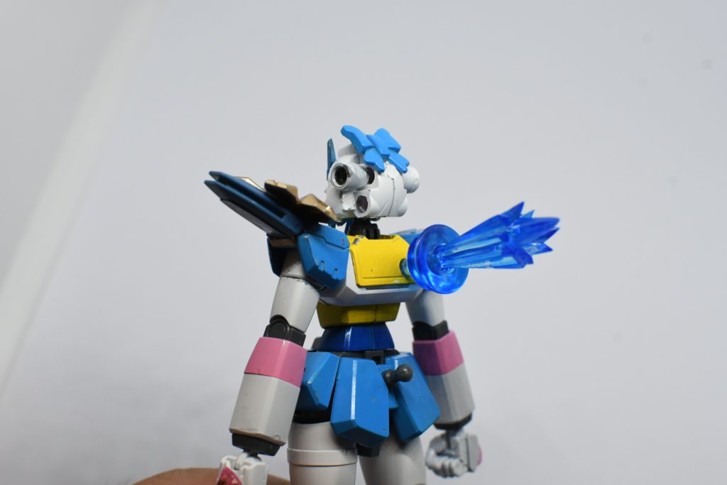 破損とか、ハードポイントみたいなとこから余剰エネルギーが溢れる演出好きなんですけど、ガンダムらしくはなかったかなと振り返り