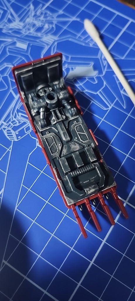 縦の内側。ドライブラシをするだけでとても重厚感がでた。