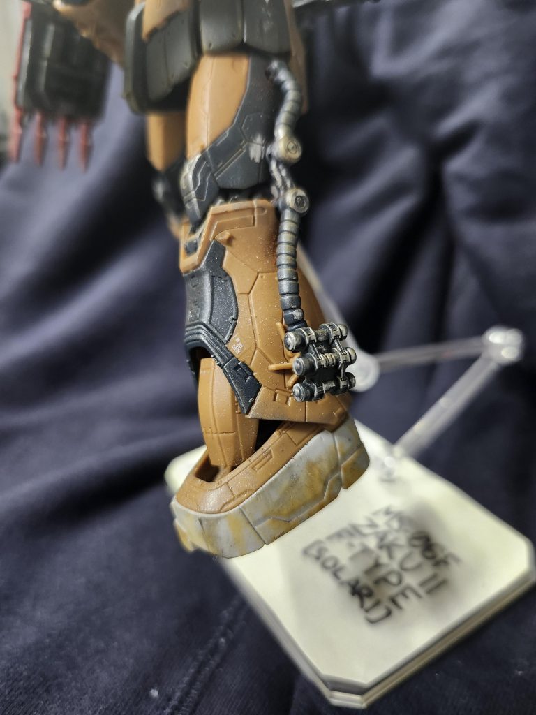 足にはこだわり、沢山汚しを入れた。