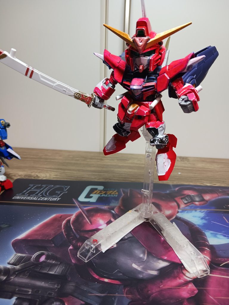 この形態は、アストレイが亡くなる前にイモジャに託したガーベラストレートを装備した姿である。サーベルを使っていたイモジャは、颯爽と使いこなした。