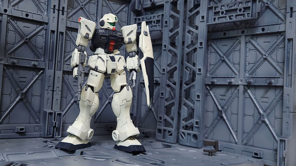 全塗装して完成です！今回はデカールなしでやってますが、気が向いたらデカールとウェザリングを施すかもしれません！最後まで見てくださりありがとうございました！もしよろしければ高評価、アドバイス等頂ければ後の糧になります！