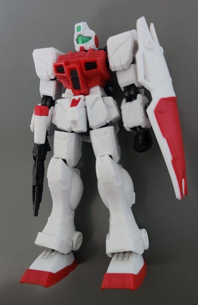 当初はこんな感じで初期Gフレームあるあるの二の腕、太腿裏がスカスカです。プロポーションとディテールはとてもかっこよくてそのままでも充分カッコいいです！