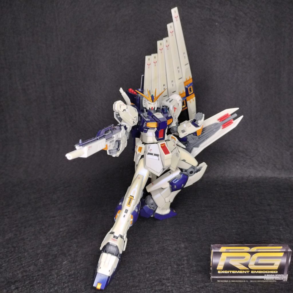 パールサファイアパールゴールドパールブルー赤の部分だけパールレッドが売ってなかったのでメタリックレッドです。