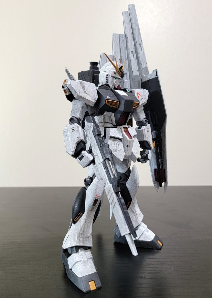 MG RX-93 νガンダム 1.0–3枚目/制作者：Dinny_Chin