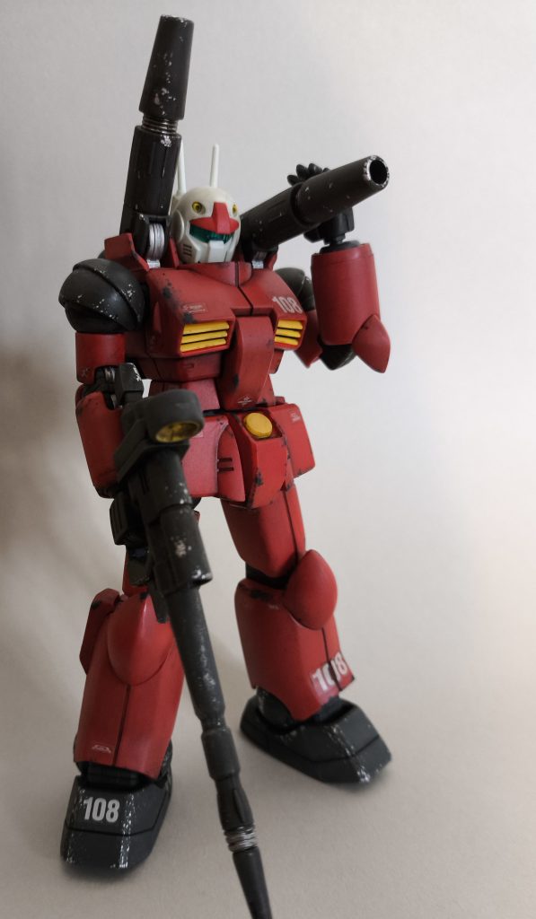 ウェザリングは最低限にしました。Mr.ウェザリングカラー グランドブラウンを全体的に塗って綿棒で拭いてます。チッピングは台所用スポンジに塗料をつけて叩いています。