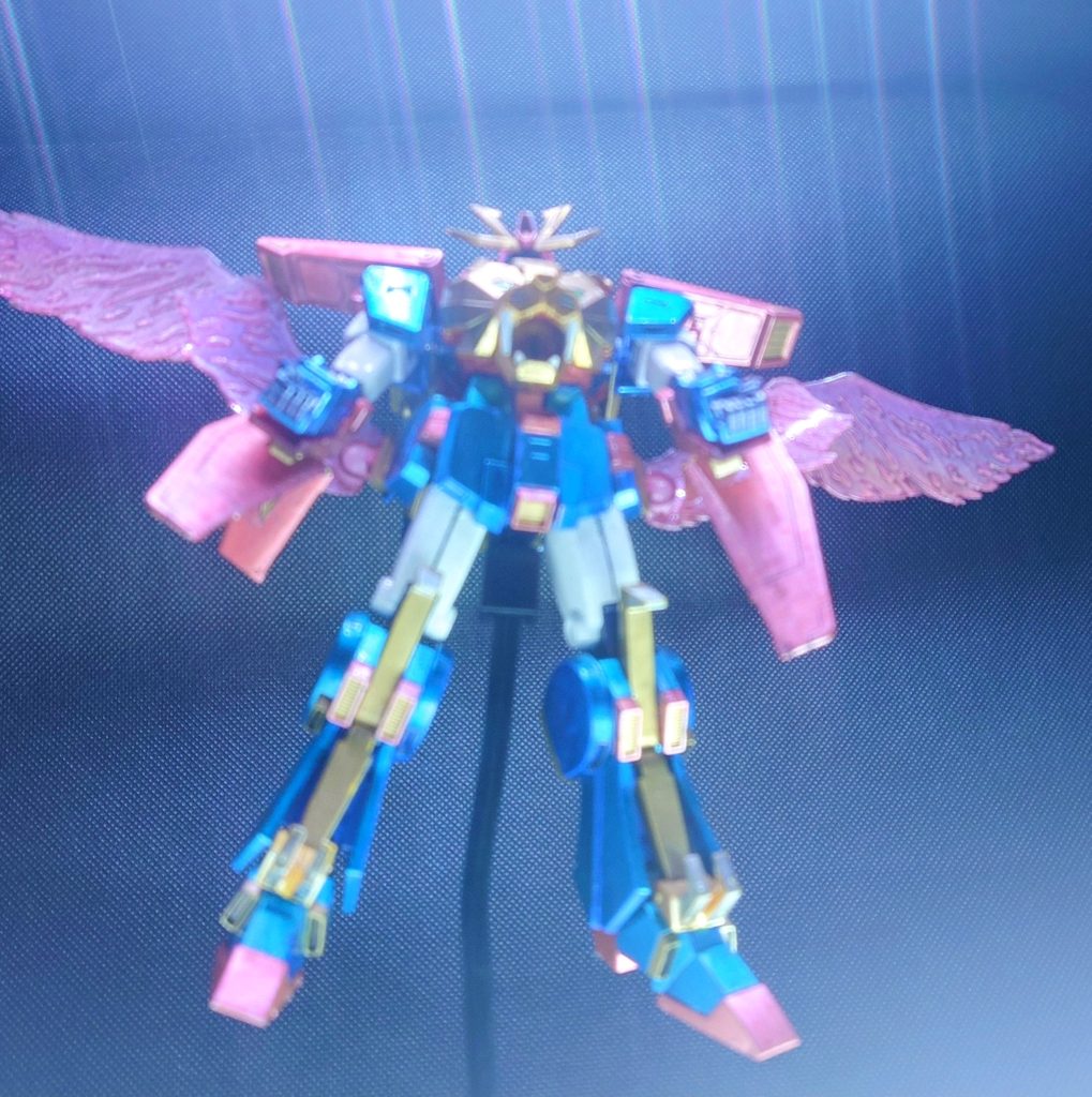 説明書や原作になかったけど光の翼を合体時にも付けてみる。これはこれでいいと思うんだけどなぁ