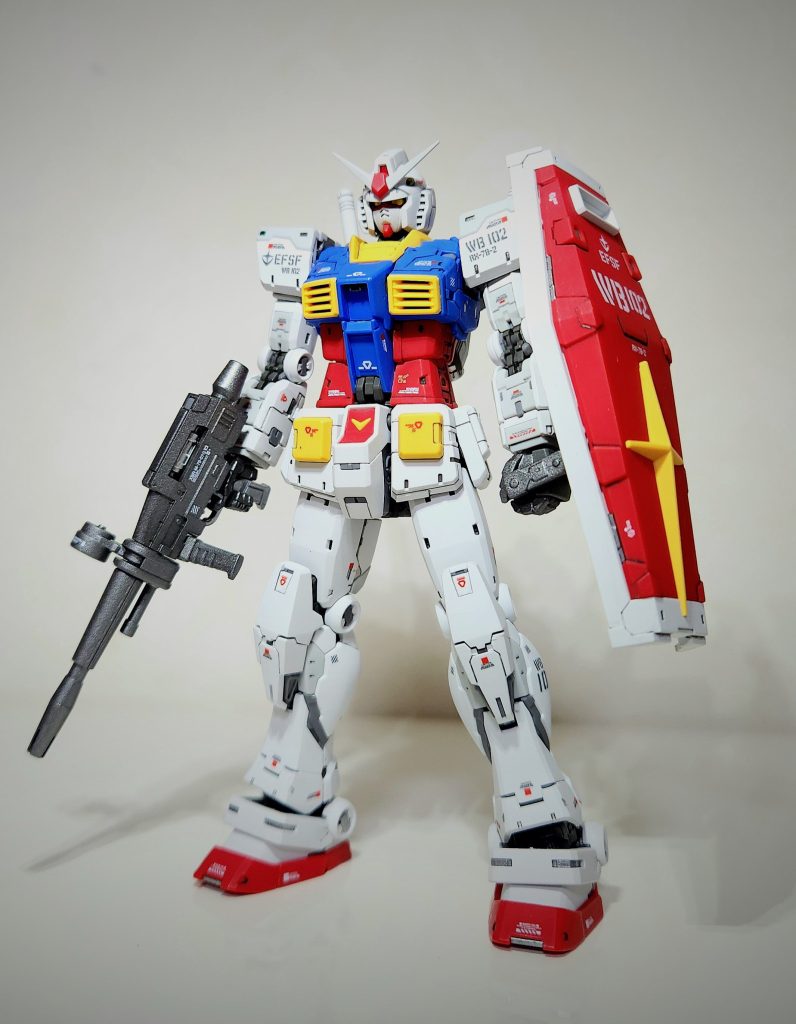 ダークグレーでスミ入れ後にクレオス GH101 プレミアムトップコート UVカットスムースクリアー（水性つや消し）でトップコート。素立ちで充分カッコイイね！