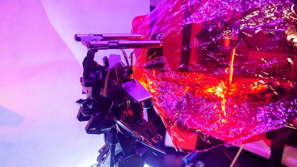 そしてハイメガキャノン+ダーク・ダブルキャノネード+ダーク・ライガーグレアすなわちフルバーストというやつこちらもバトローグ本編ではなくてトライファイターズのトライオン3の方でやってたかな強引にレッドフィルムをそれっぽい形にしてみましたそれなりに見えるかな?
