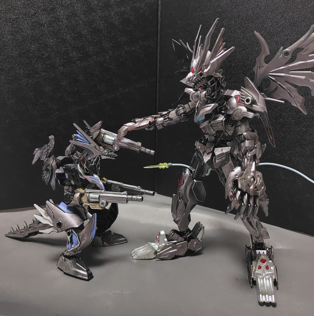 正月投稿作品のリボルバードラゴンと比べると、その体格差は一目瞭然です。次からは武装紹介です。↓
