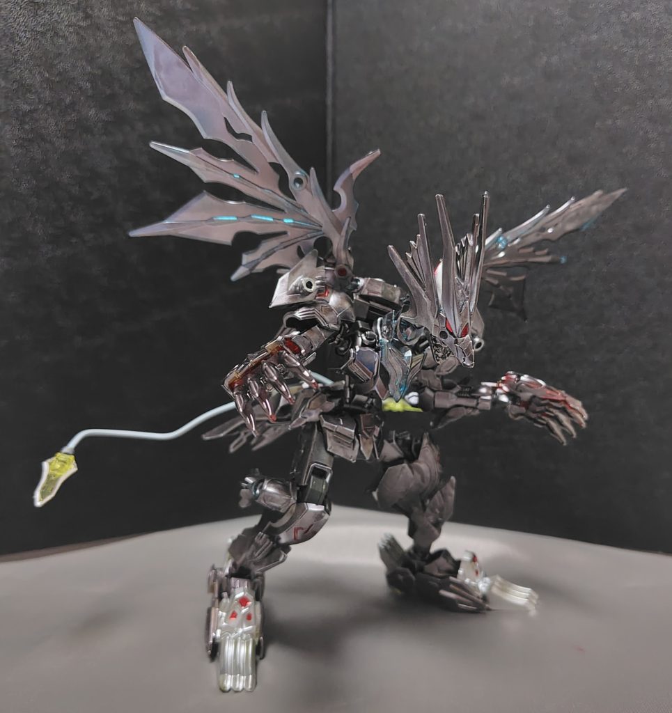 〇ドラゴンスタンプその踏みつけは、たとえ相手が命乞いをしていても容赦無く踏み潰し粉砕する。
