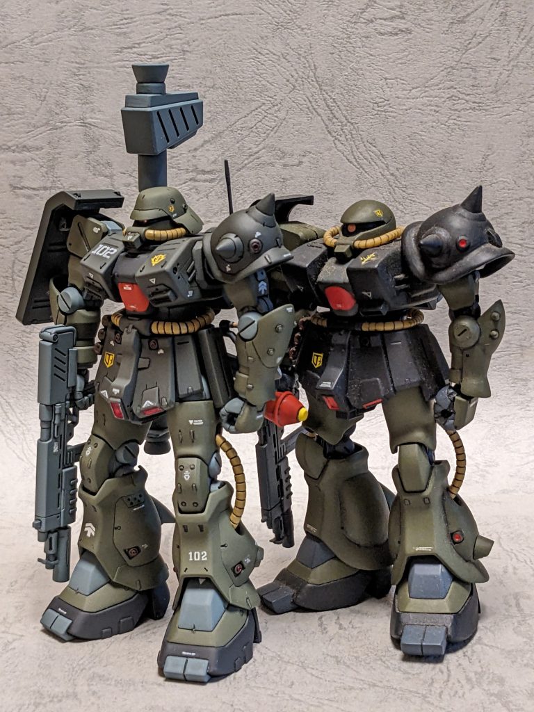 実は我が家には20年来の旧キットの主がおり、今回バランス比較の為に登場してもらいました。(と言ってもそちらもちょいと改造してます)