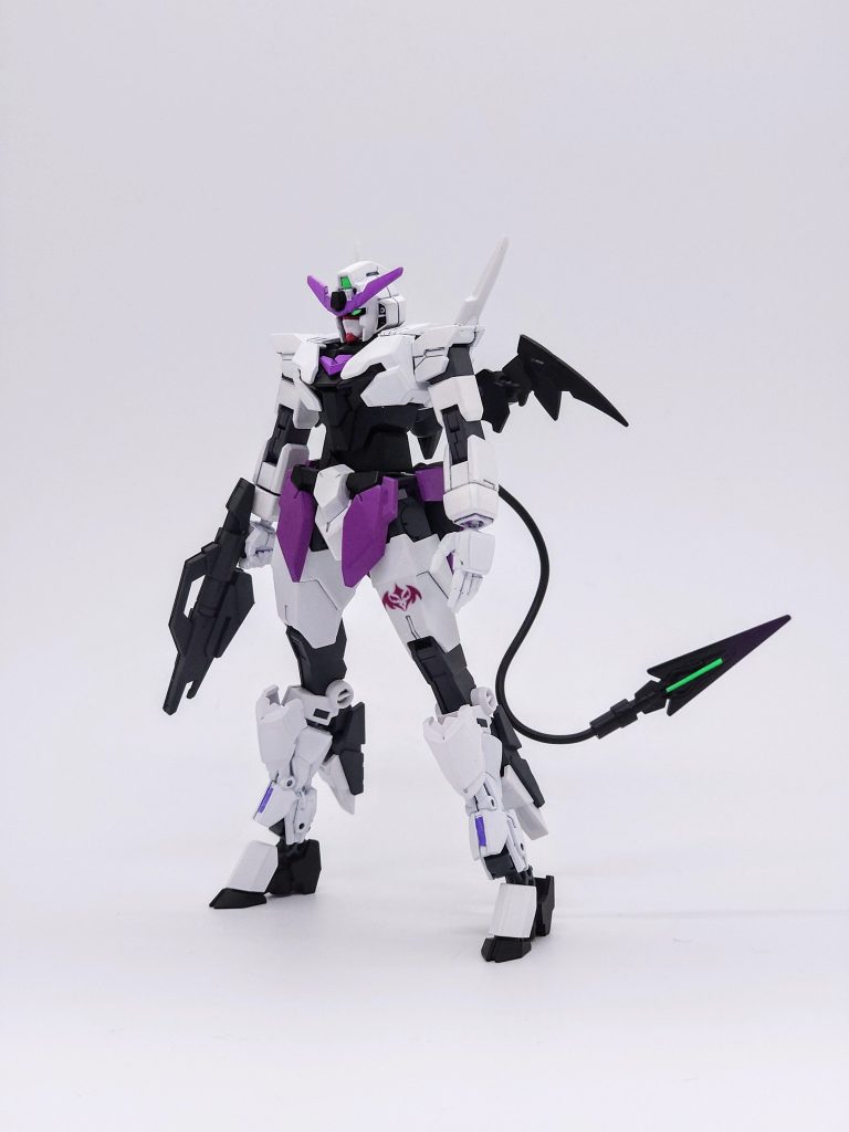 初期衣装イメージアーマー胸部アーマーは肩幅の広がりを抑える為に薄く削っています。ブーツのイメージで他より大きい脚部アーマーとしました。