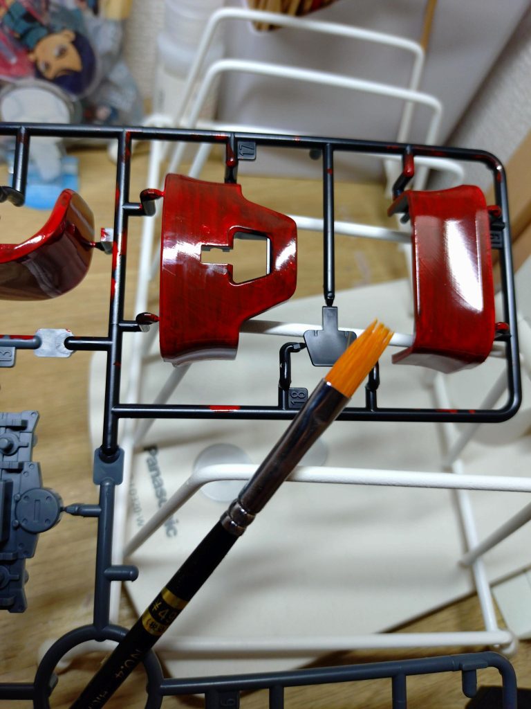 今回、塗るパーツ多かったので、時短で切り出し前に塗装であります。カラーはアクリジョンであります。