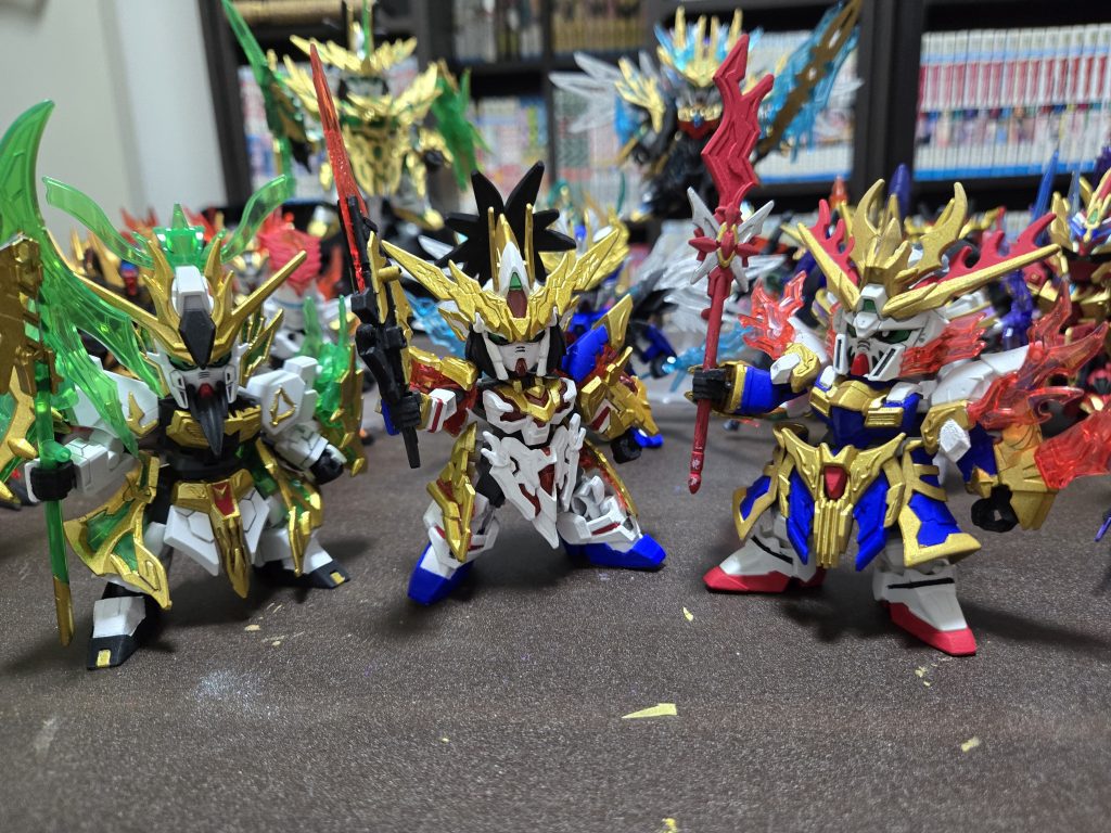 最初はこの3体から始まり 色塗り初体験でここまで塗れました