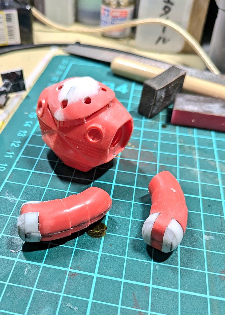 瞬着パテ盛ってガシガシ削り込み