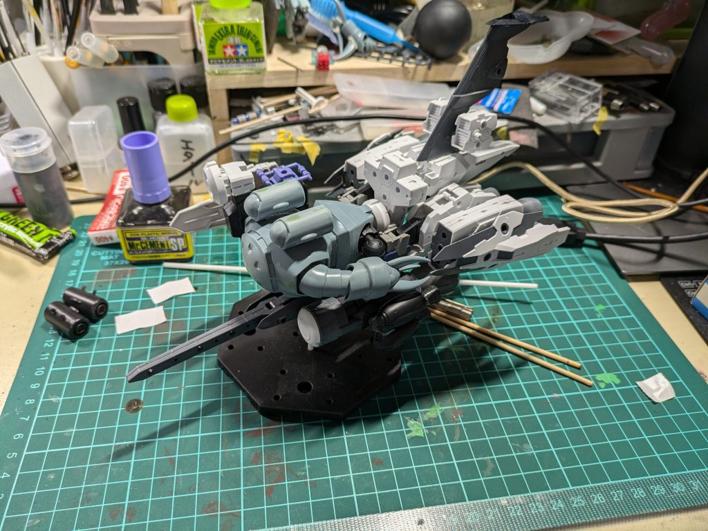 ミクロマンみたいな感じで、組み合わせ。3mm穴は偉大だな