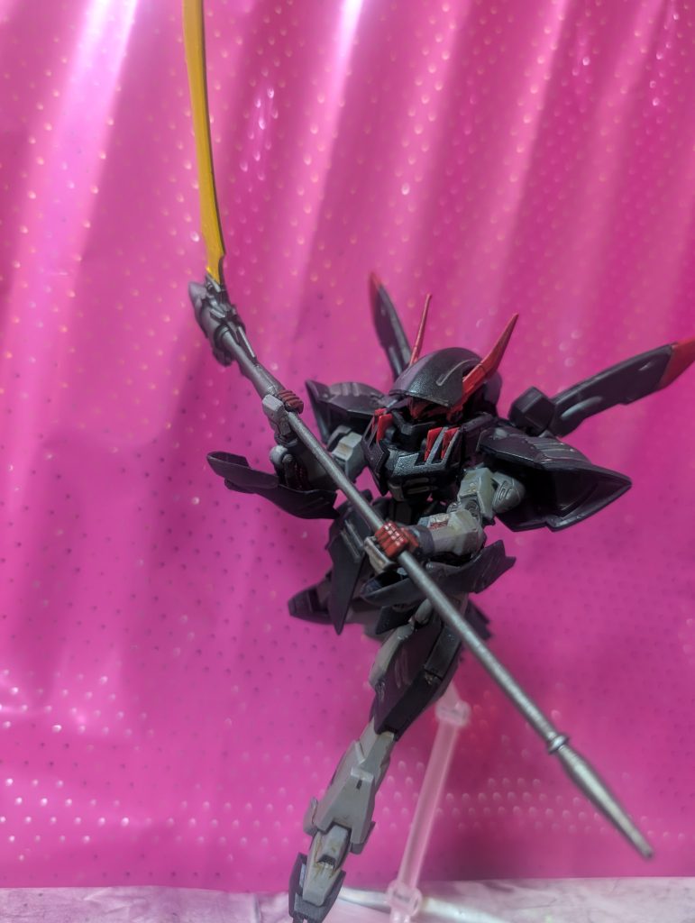 実はこのバトルアンカー。握りこぶしの部分で上手くホールド出来ずにクルリしちゃいます💦バトルアンカーの軸を太らせるか武器用の拳の穴を太らせるかしないと😅