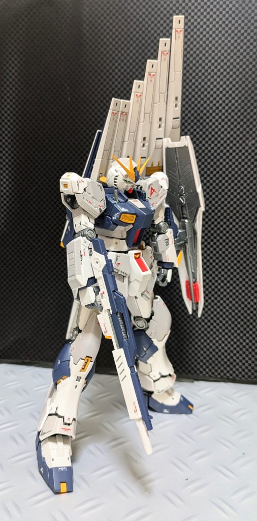 νガンダム–4枚目/制作者：@Ymarl1