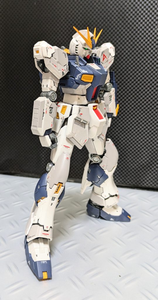 νガンダム–4枚目/制作者：@Ymarl1