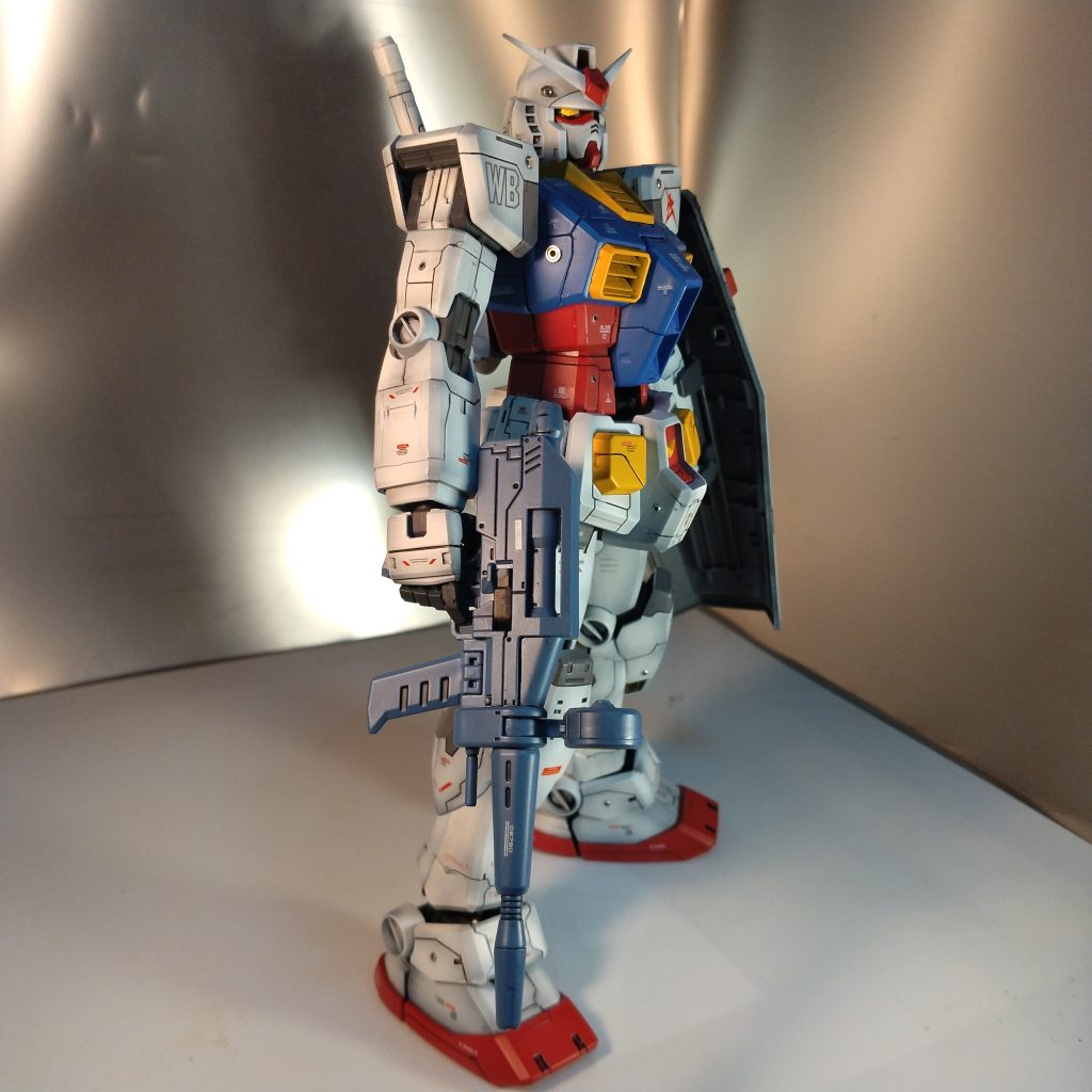 オーソドックスですがグレーを足してます!