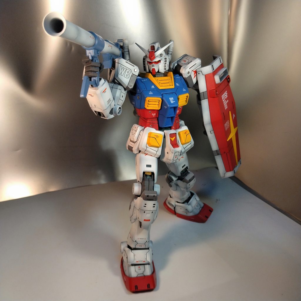 ただ、バズーカは昔ながらのもなかの一体成型でしたので塗装はマスキング面倒です!(笑)