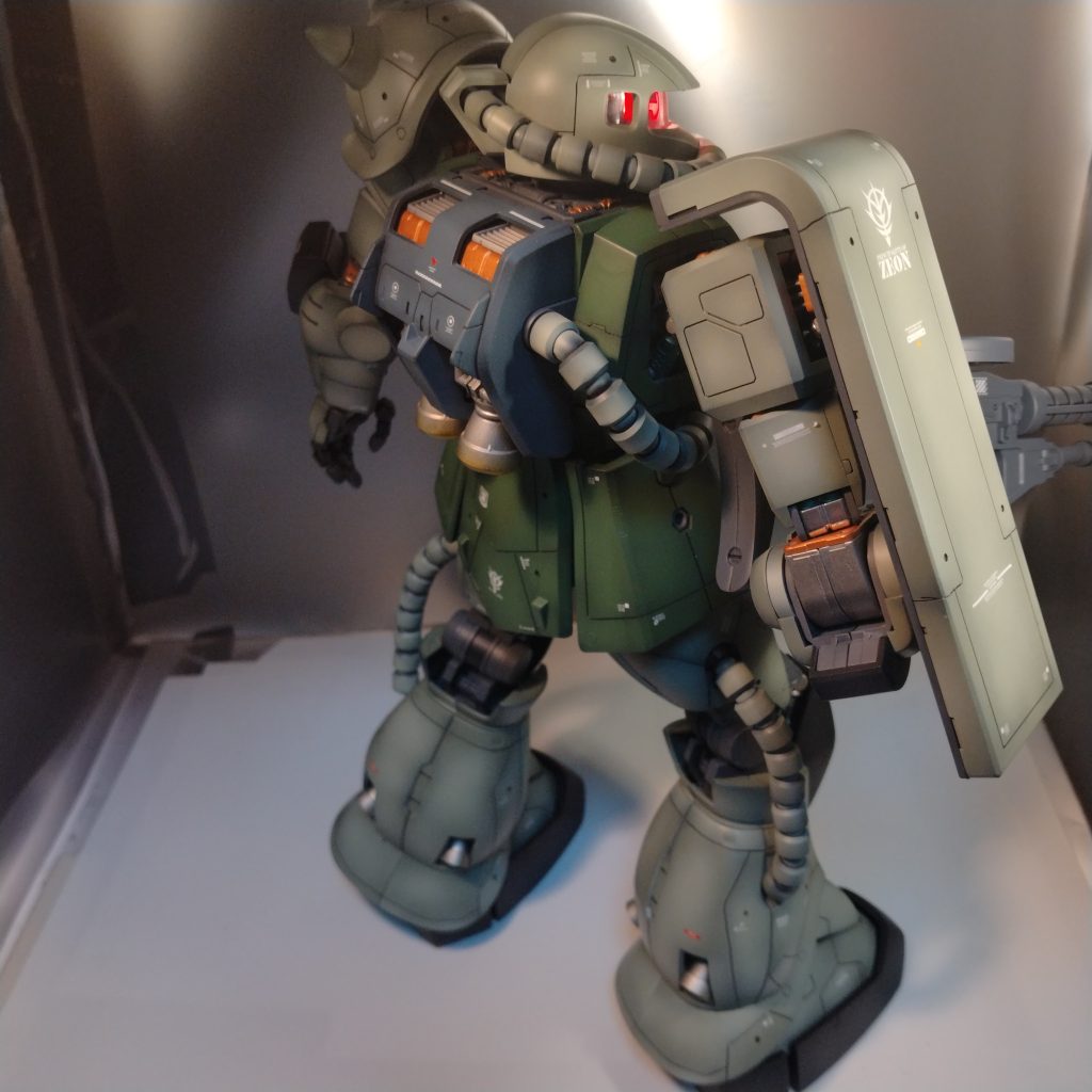 当初はウェザリングするつもりで！グラデーションをちょい強めにしたのですが！結果オーライでした！画像で伝わりにくいですが、それなりに手元で見ると、量産型っぽくいい感じのスレ感になってます！