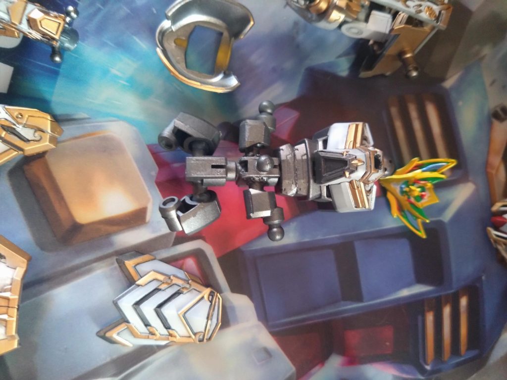 ボディフレームは今回こんな感じで2個分のパーツを使用してみました。78代目武者頑駄無の時の反省点を活かしたのですが、これからはこの仕様で作るほうがいいかと感じました😁