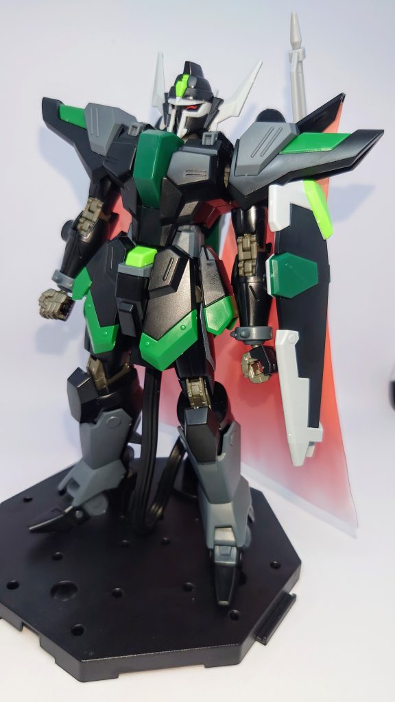 作ってて思ったんですが、顔のシールが片方〜な形してるので上の写真だと笑ってるように見えちゃいます(●︎´▽︎`●︎)