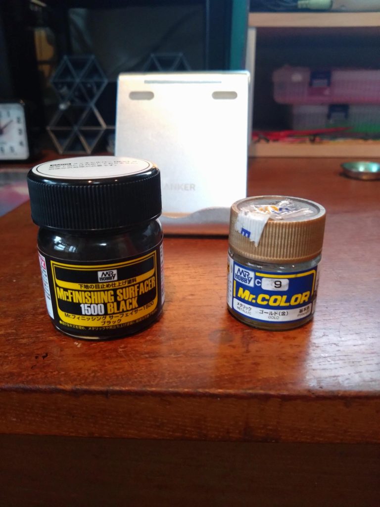 コメントにて質問がありましたのでここで紹介？しています〜内部フレームはコチラを使用しており、サフごにゴールド使ってます黒字にゴールドを吹くことで、シックな感じにしてます