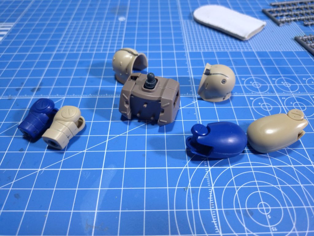 ・合わせ目消しがものすごく苦手でほぼサボっているのですが今回は可能な限りチャレンジしてみました…精度はめっちゃ甘いですけど(´ω`)怪しい部分は逆にディテールとしてスジボリし直してます