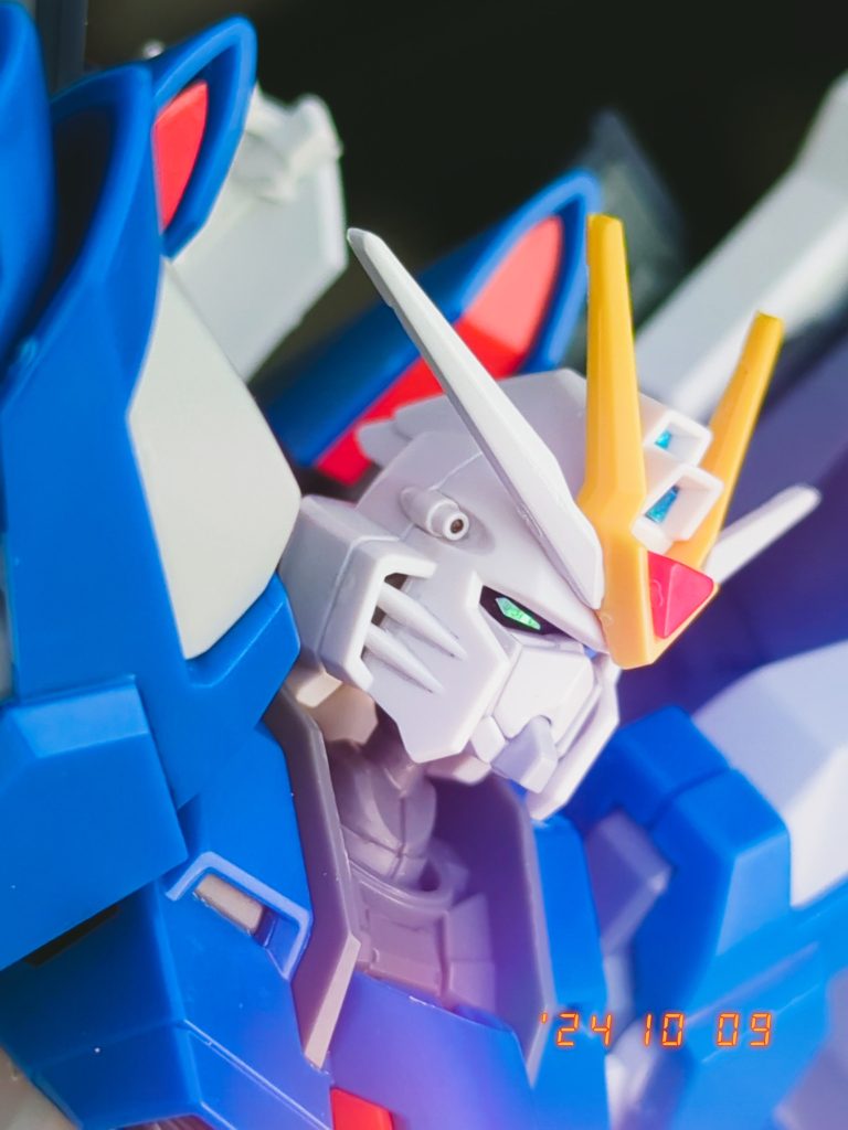 カメラアイシールは自作です。