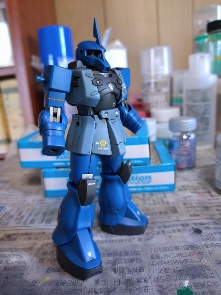 ・ウェザリング半光沢を吹いた後Mr.ウェザリングカラーのマルチブラックとグラウンドブラウンにて汚しましたそして今度はつや消しを吹きタミヤのウェザリングマスターAセットで再度汚してから仕上げのつや消しを吹いています汚しだすと楽しいですな