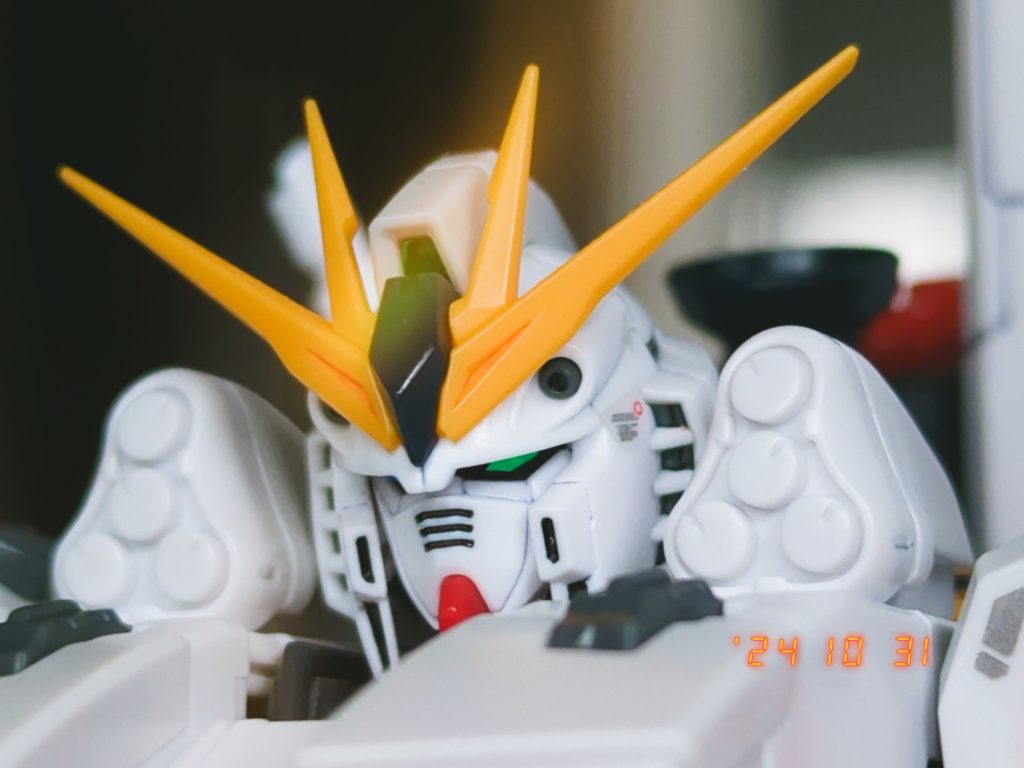 カメラアイシールは自作です。