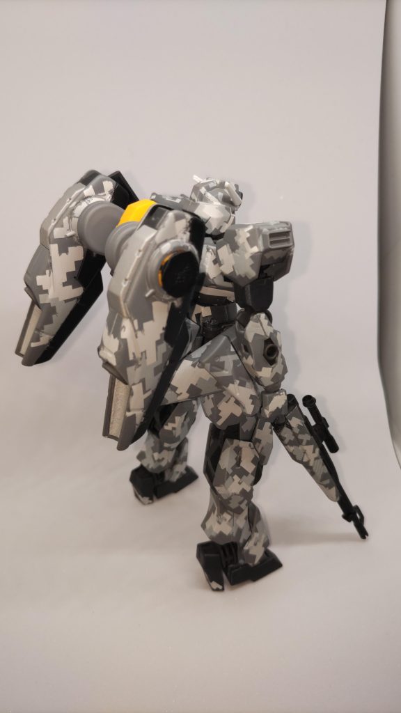 ジャンクパーツなので、右の◯が(¯―¯٥)プラ板で蓋をしています