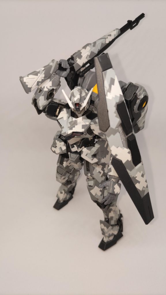 煽りで迷彩ので凸凹を打ち消す錯覚を実感