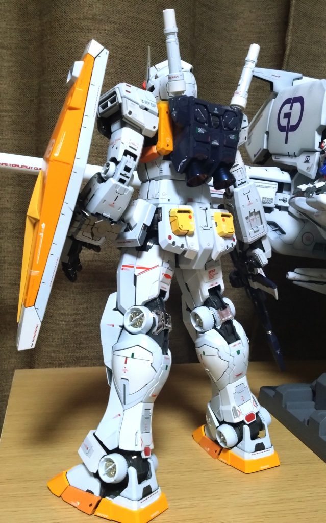 内部フレームも塗装したけどキズがつきそうでハッチオープンやLED点灯が億劫です。特にLED点灯が難しい