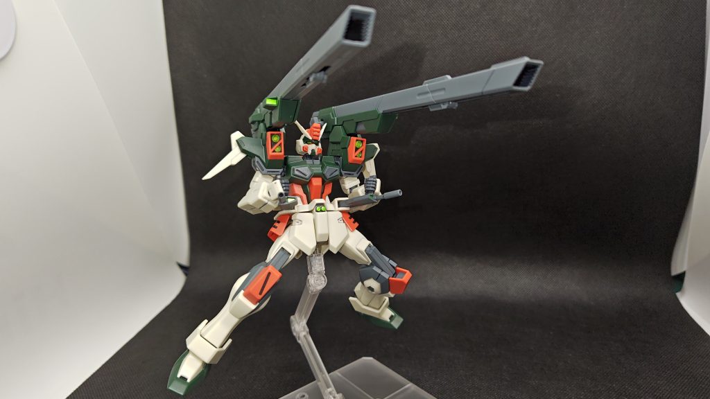 パケ絵再現。キャノンは肩に。