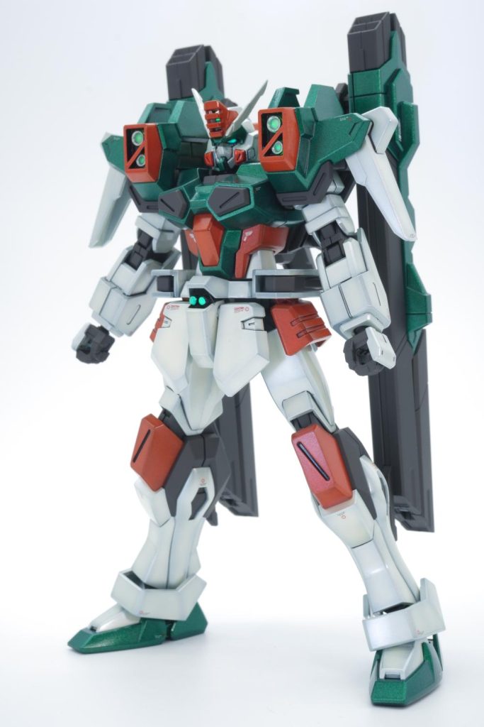 今回は、パール塗装にしようと思ったのですが、合うカラーがなかったので、自分でマイカパウダーを使用して塗装しています。