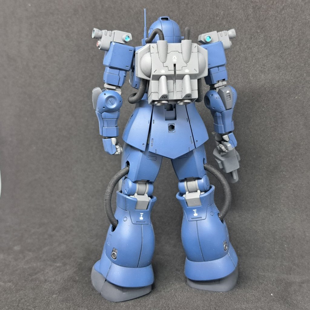 ランドセルは元キットにプラバンを貼り付けて形状変更し、旧キット部品でデコレーションしています。