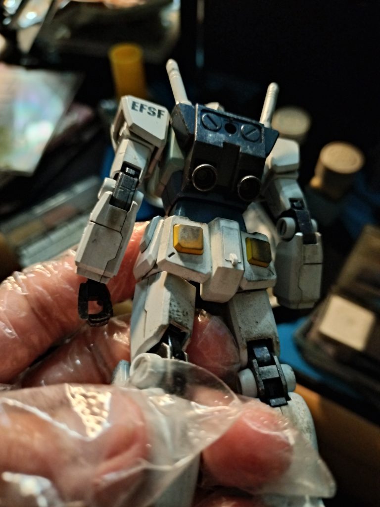 ちなみに汚れはタミヤウェザリングマスターで行いました。イメージ的には長期間整備が不完全でオイル漏れやすす汚れが激しい…って感じ。