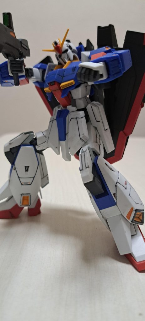 自分は仮組みは一切せず、作りながら思いつきで塗ったり、何かプラ板付けたり、スジ彫りの真似事してみたり。