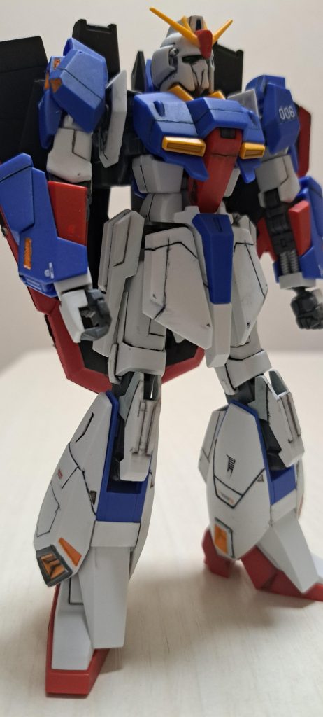 プラモデル作り始めた頃、何も塗料とかも少なく付属のシールを使ったりしてた昔を思い出します。